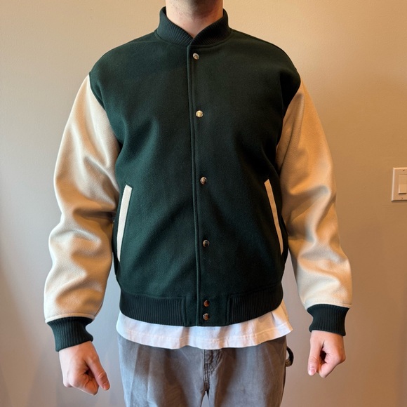 Abercrombie Varsity Bomber Jacket - Men’s LARGE - Like New - Picture 6 of 6